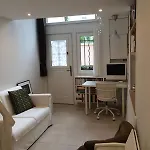 Lovely Little Duplex House Apartment *
