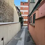 Lovely Little Duplex House Париж