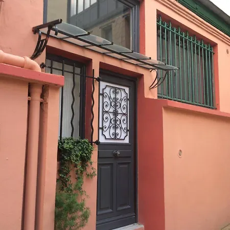 Lovely Little Duplex House パリ