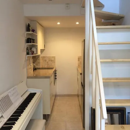 Lovely Little Duplex House *