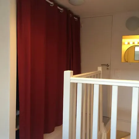 Lovely Little Duplex House * パリ