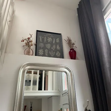 アパート Lovely Little Duplex House パリ