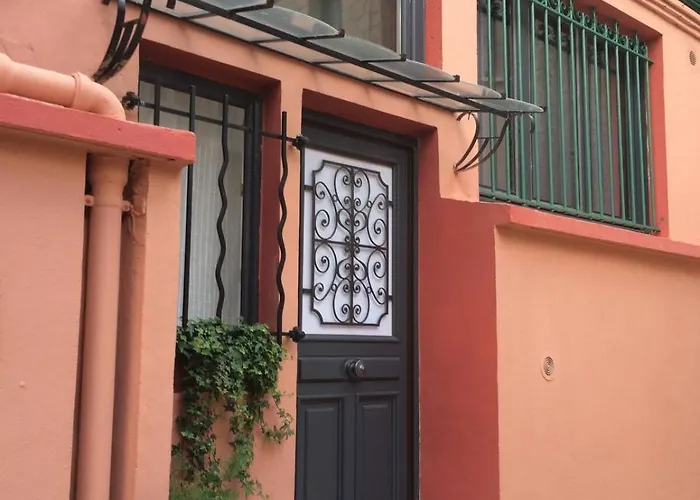 Lovely Little Duplex House Paris