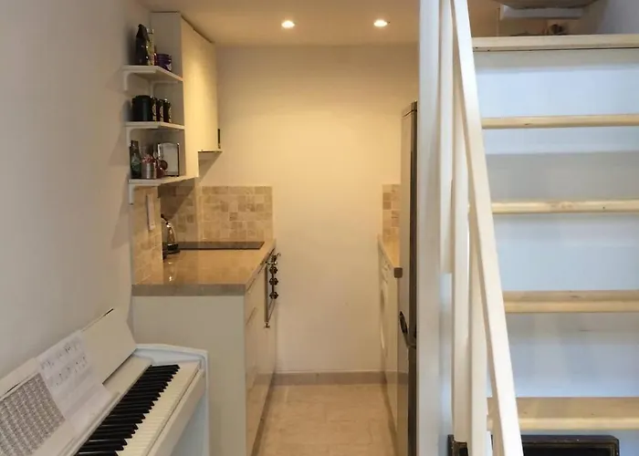 Lovely Little Duplex House *