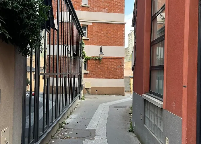 Lovely Little Duplex House * Paris